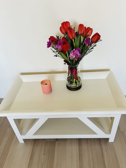 Masuta cafea culoare crem