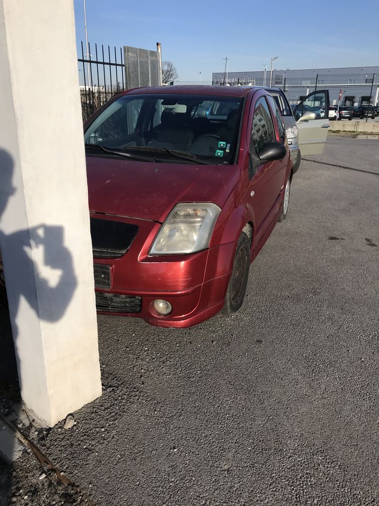 Продавам  на части Citroen C2 VTR 1.4hdi Бракуван 2005г климатроник