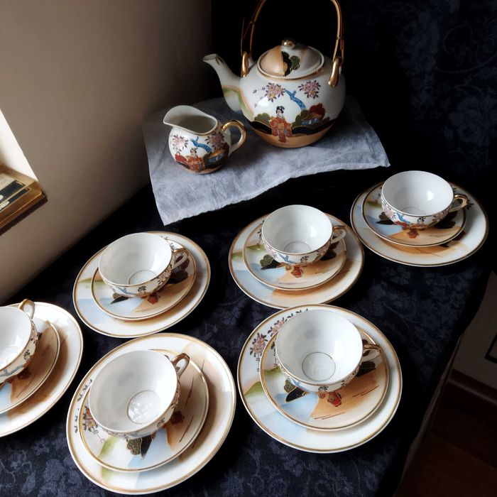 Японски сервиз ръчно рисуван с холограм гейша