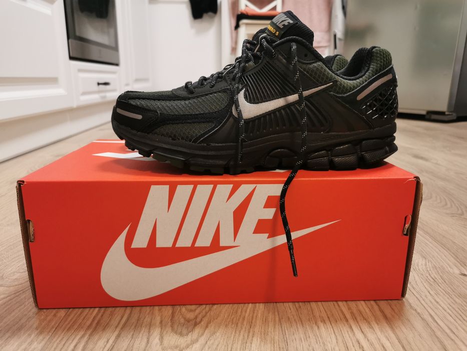 Vand încălțăminte zoom nike vomero 5
