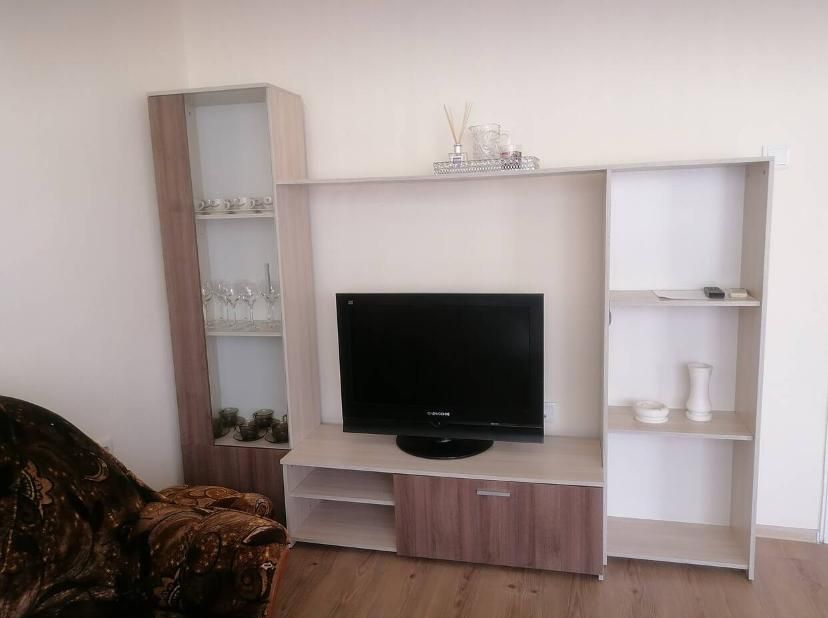 Дава се под наем Тристаен апартамент в Пловдив, Център - 90 кв.м за 500 € - Снимка #2