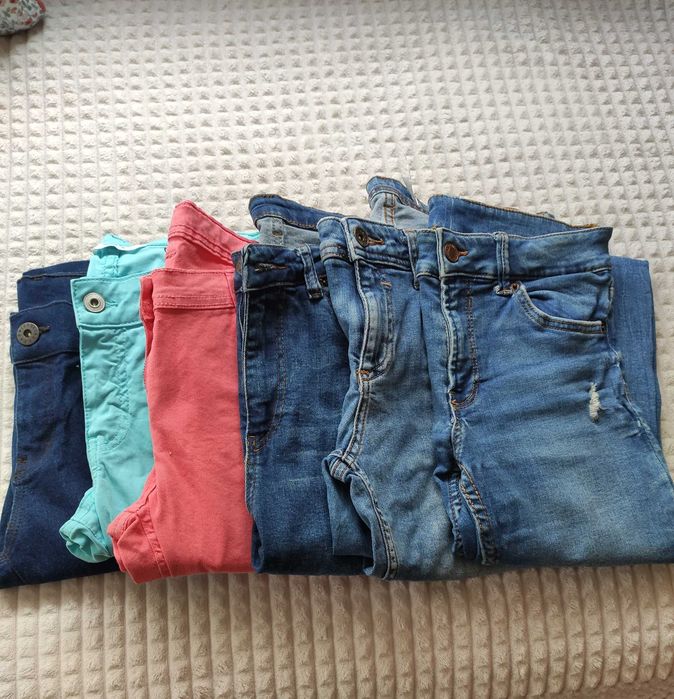 Разнообразни цветове и модели момичешки дънки