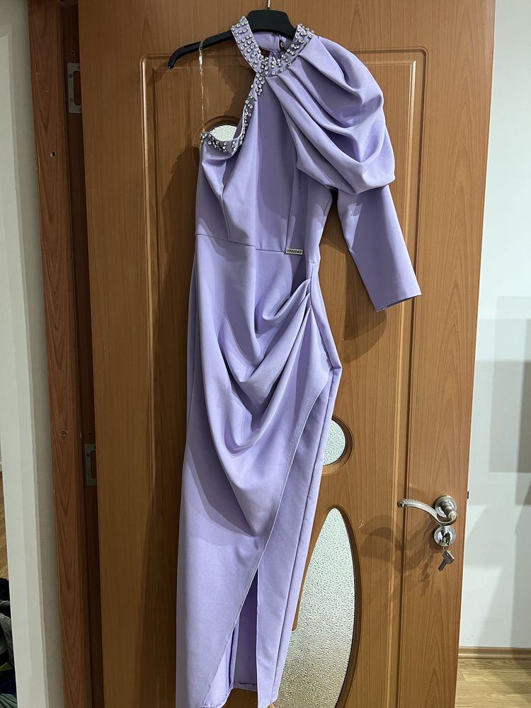 Rochie eleganta cu pietricele