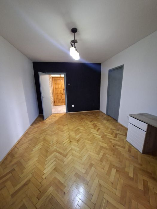 Închiriez apartament în Tătărași
