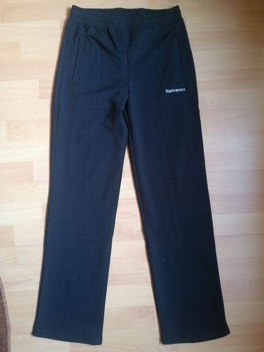 Pantaloni sport, negri, noi