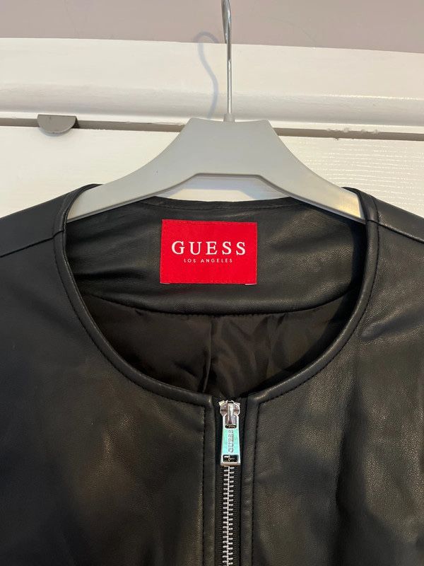Кожено яке Guess