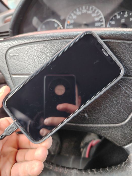 Продам Iphone xs