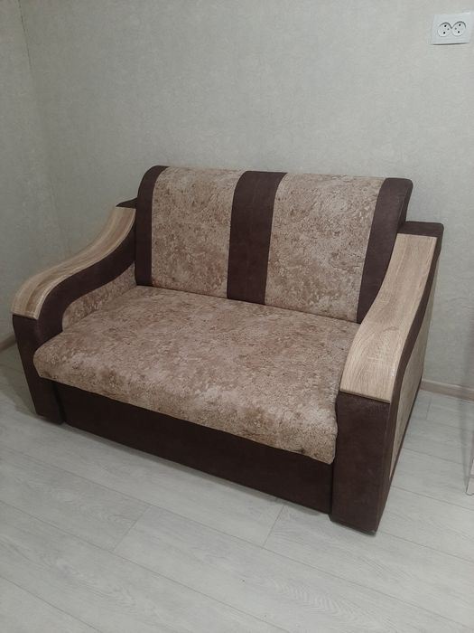 Продам Диван раскладной за 100,000 т