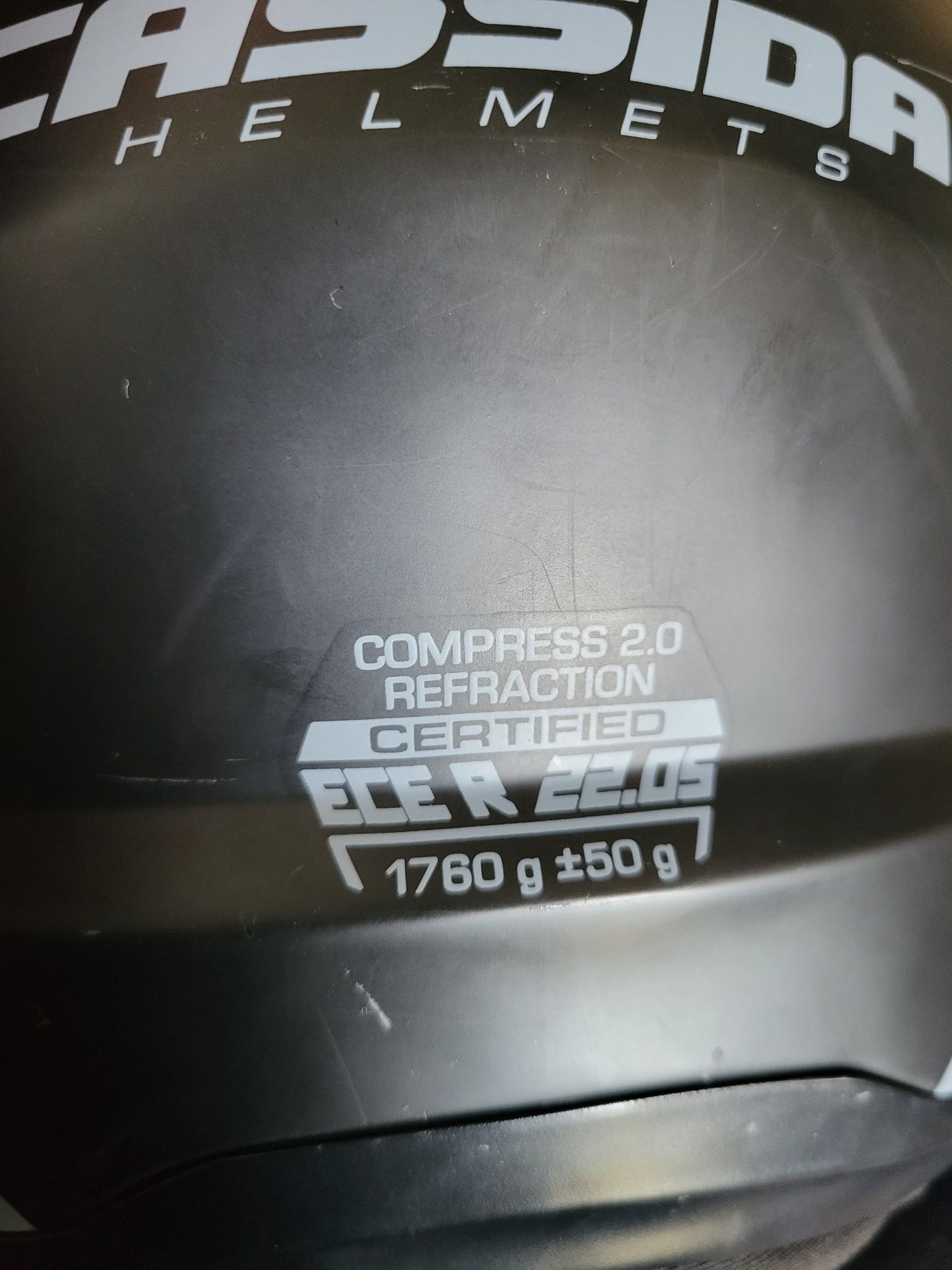 Vând Cassida helmet