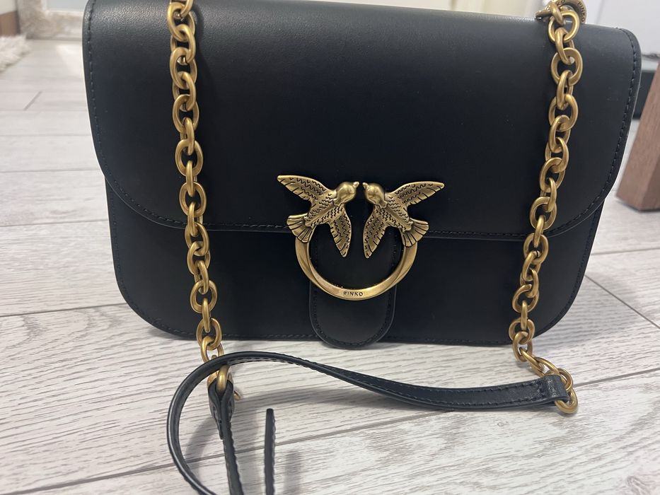 Дамска чанта  Pinko през рамо .Черна