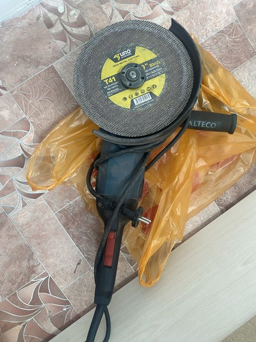 Продам болгарку Alteco