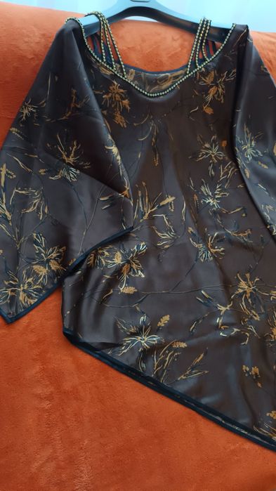 Официална туника.