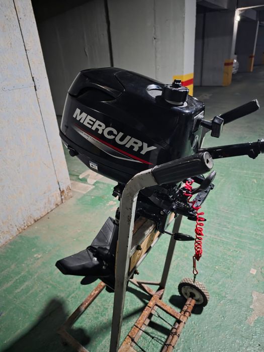 Motor barca Mercury 5 cp, ca nou, in garantie!