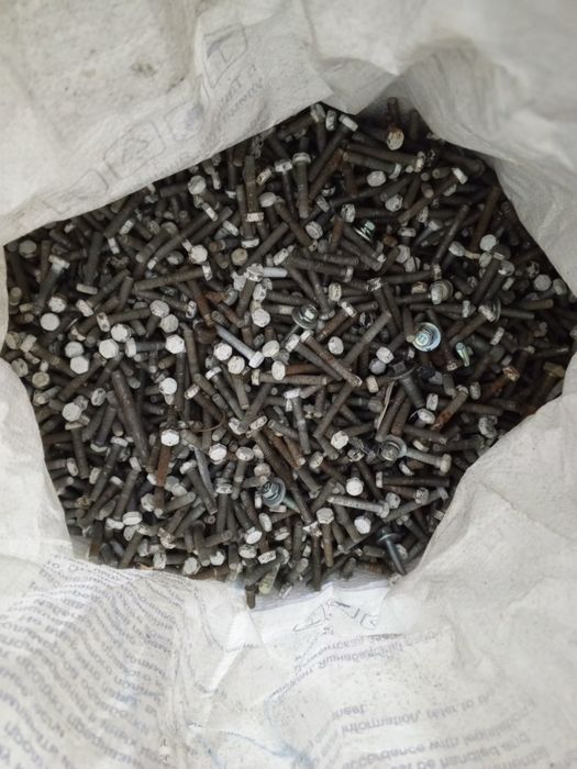 Болт гайка сотилади