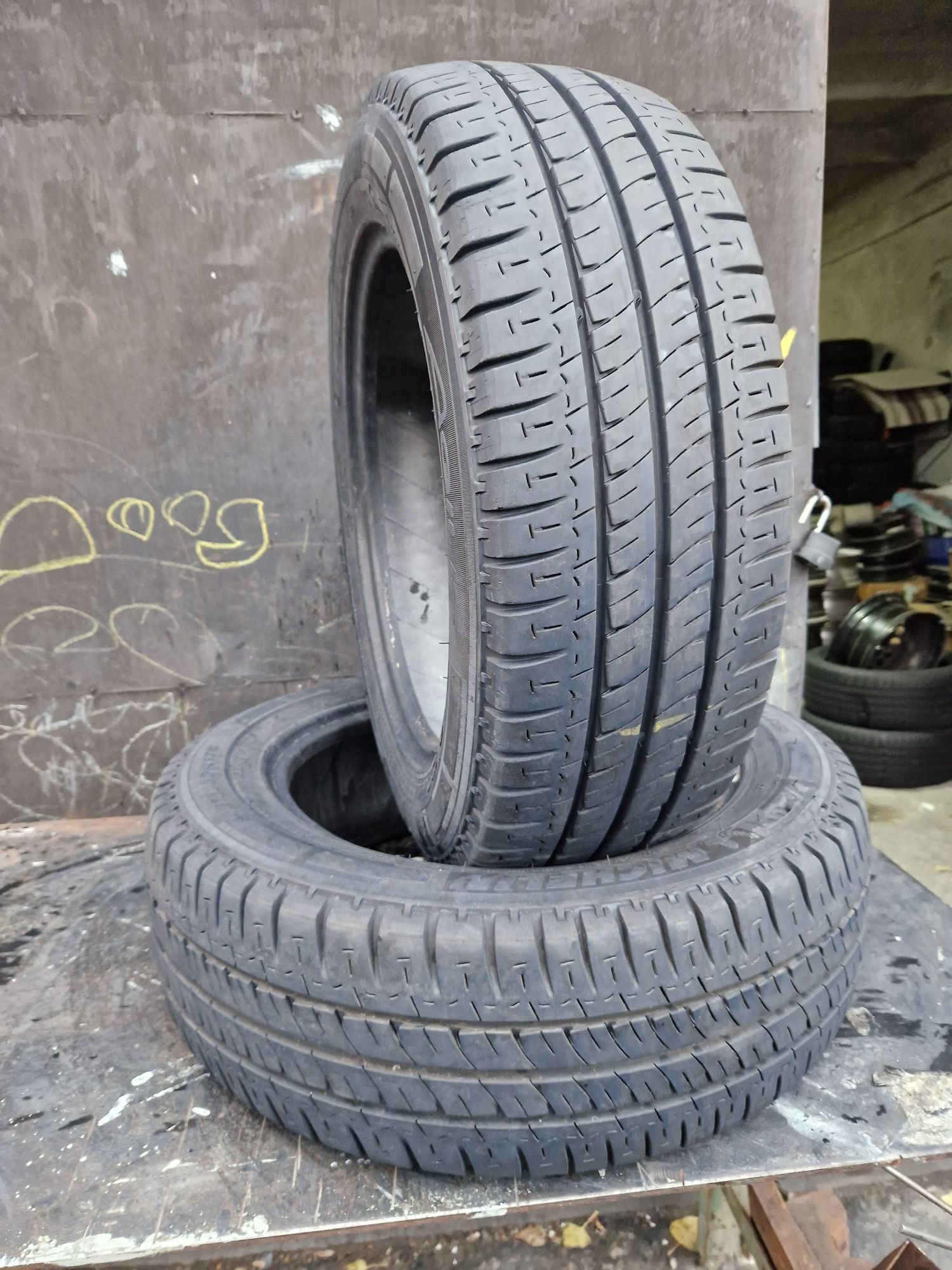 2 Anvelope Michelin ca noi 215 60 R17C de vara