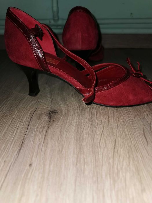 Sandale elegante din piele intoarsa