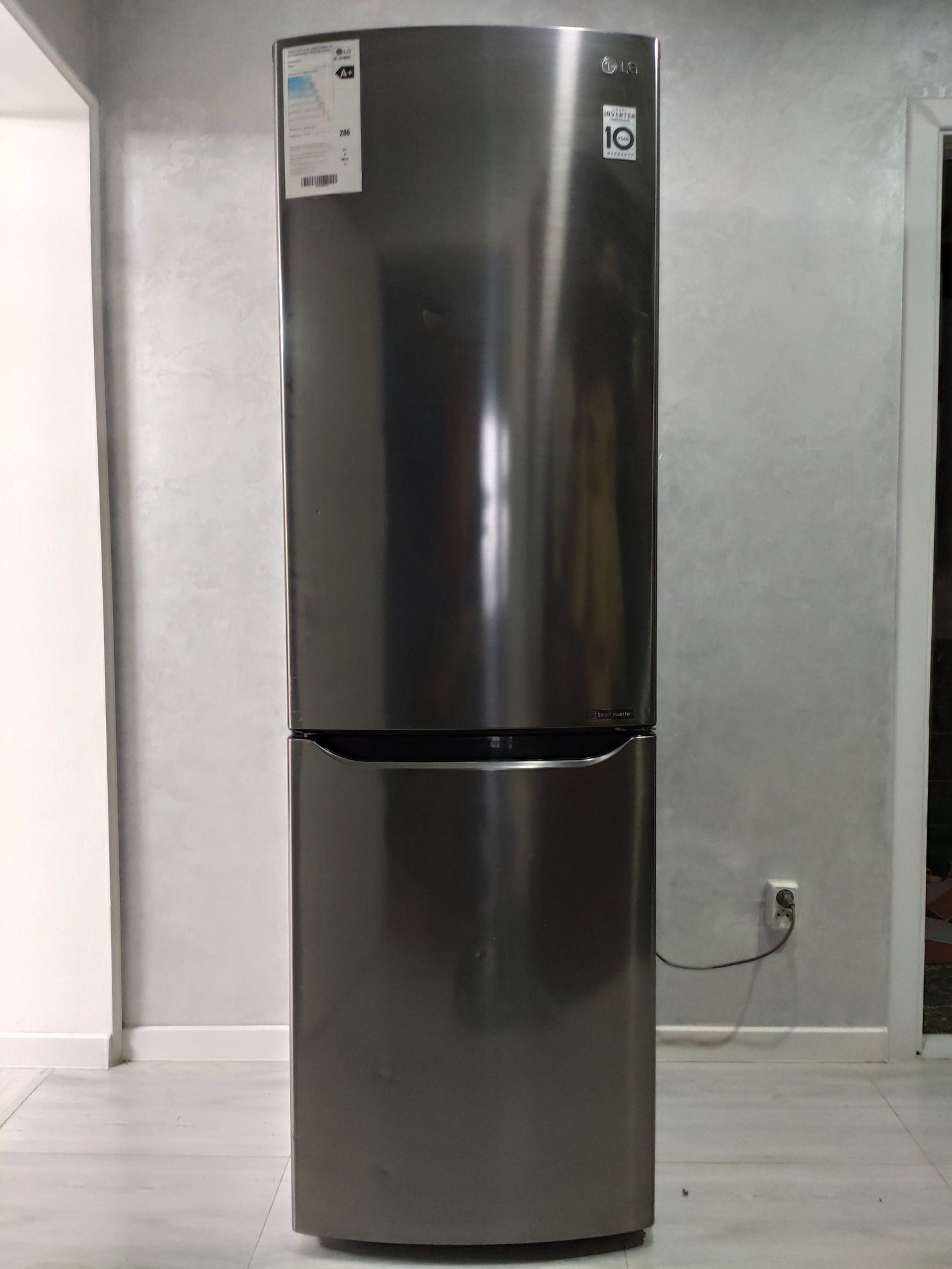 Холодильник LG NO FROST 190см