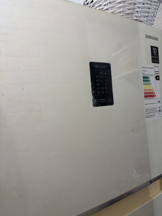 Холодильник в хорошем состоянии