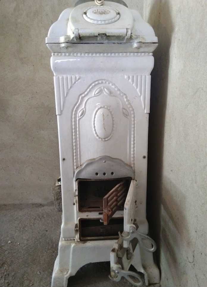 Старинна печка Hammona