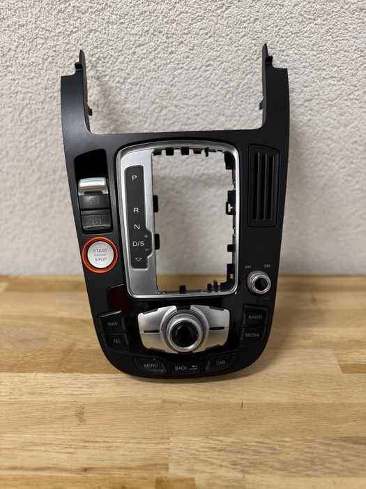Panou consola centrala Audi Q5 8R A5 A4 B8 8T0919611L