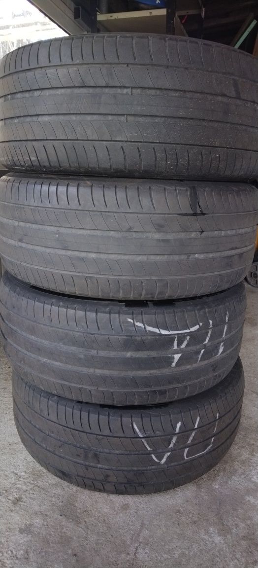 245 / 45 / 18   michelin