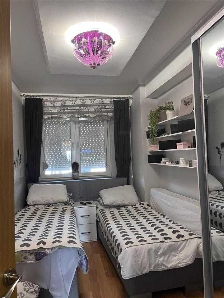 Дава се под наем Тристаен апартамент в София, Зона Б-5 - 100 кв.м за 714 € - Снимка #6