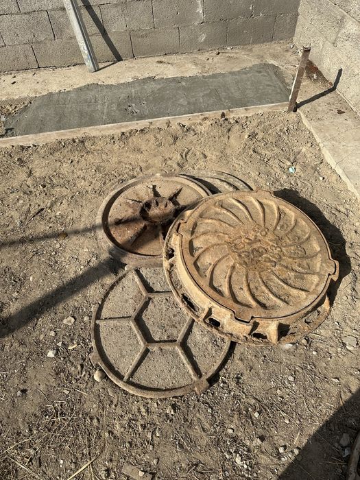 Продам чугунные люки