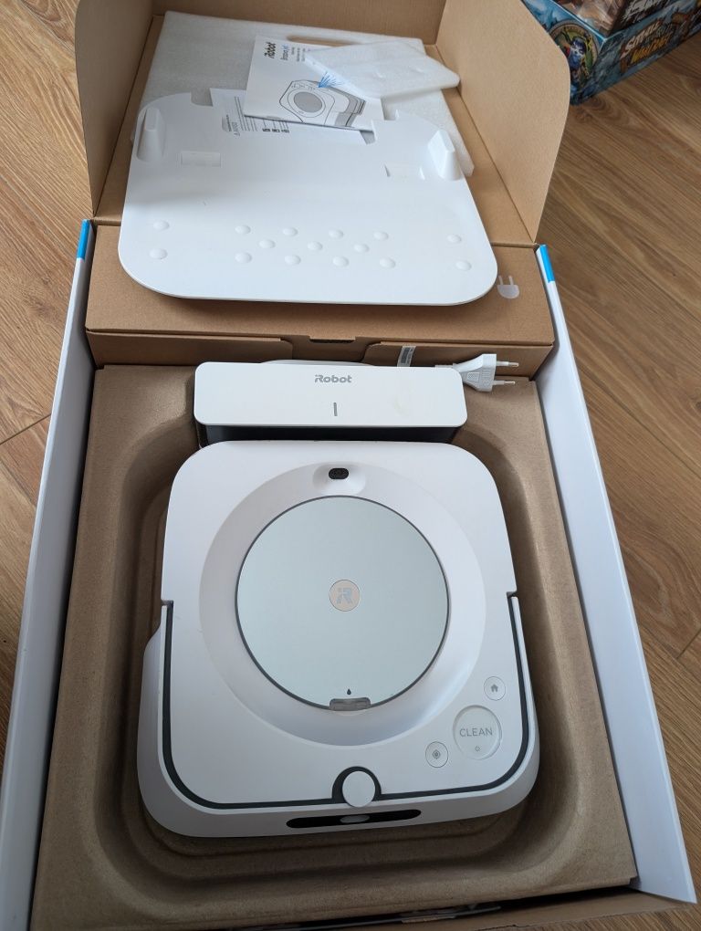 Почистващ робот - моп iRobot Braava Jet m6