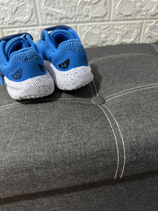 Adidasi baieti cu plasa Under Armour