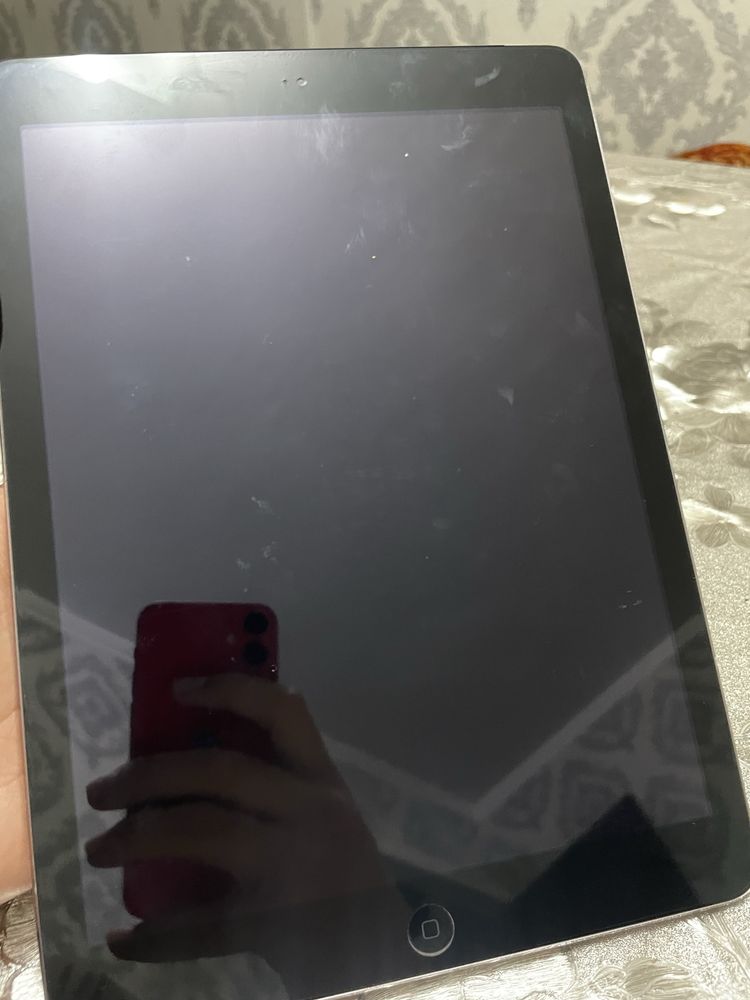 Ipad Air xolati zor