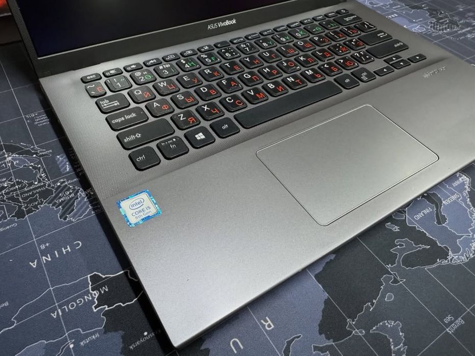 Ноутбук ASUSVivobook 14 core i5 8250u/4gb/SSD256