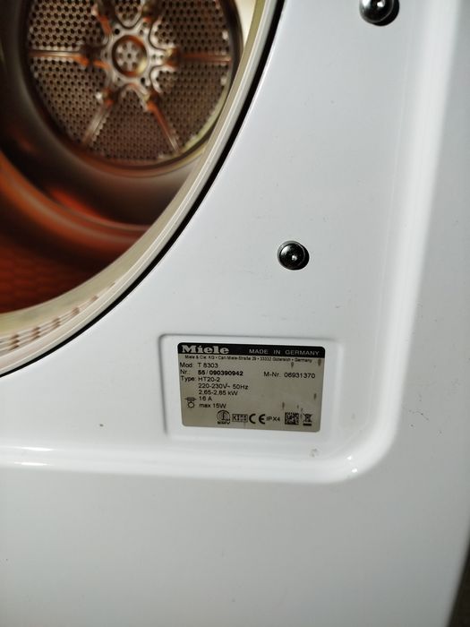 Въздуховодна сушилня Miele