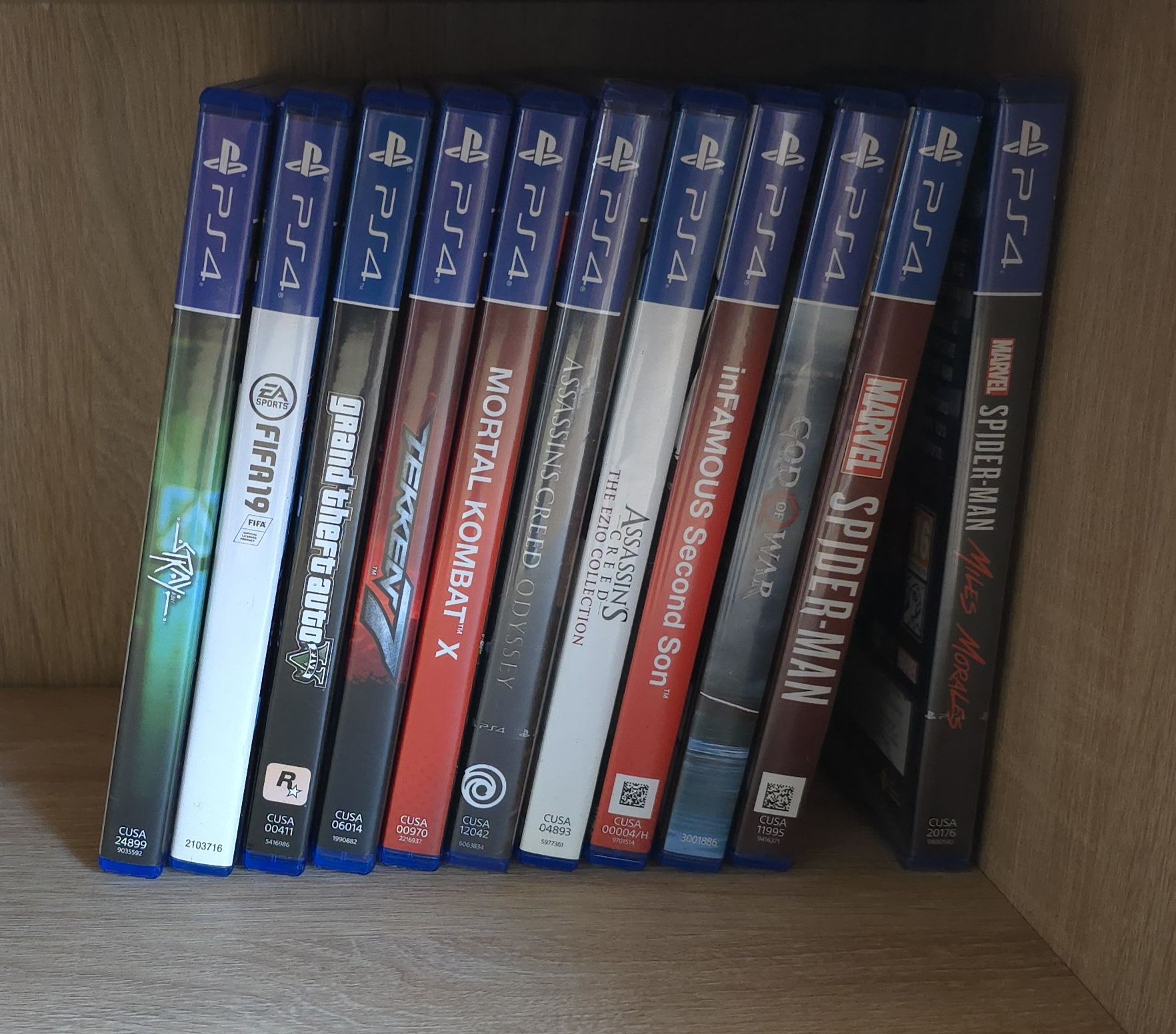 Продавам PS4 Pro 1TB + Samsung TV 43” – Перфектно състояние!