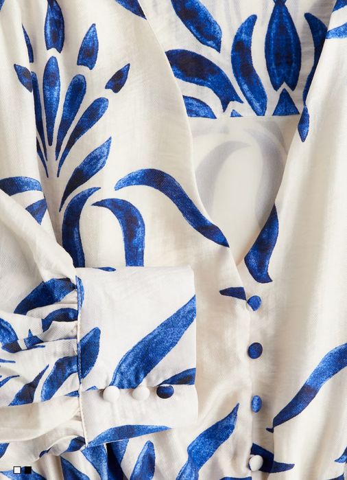 Vând rochie model floral