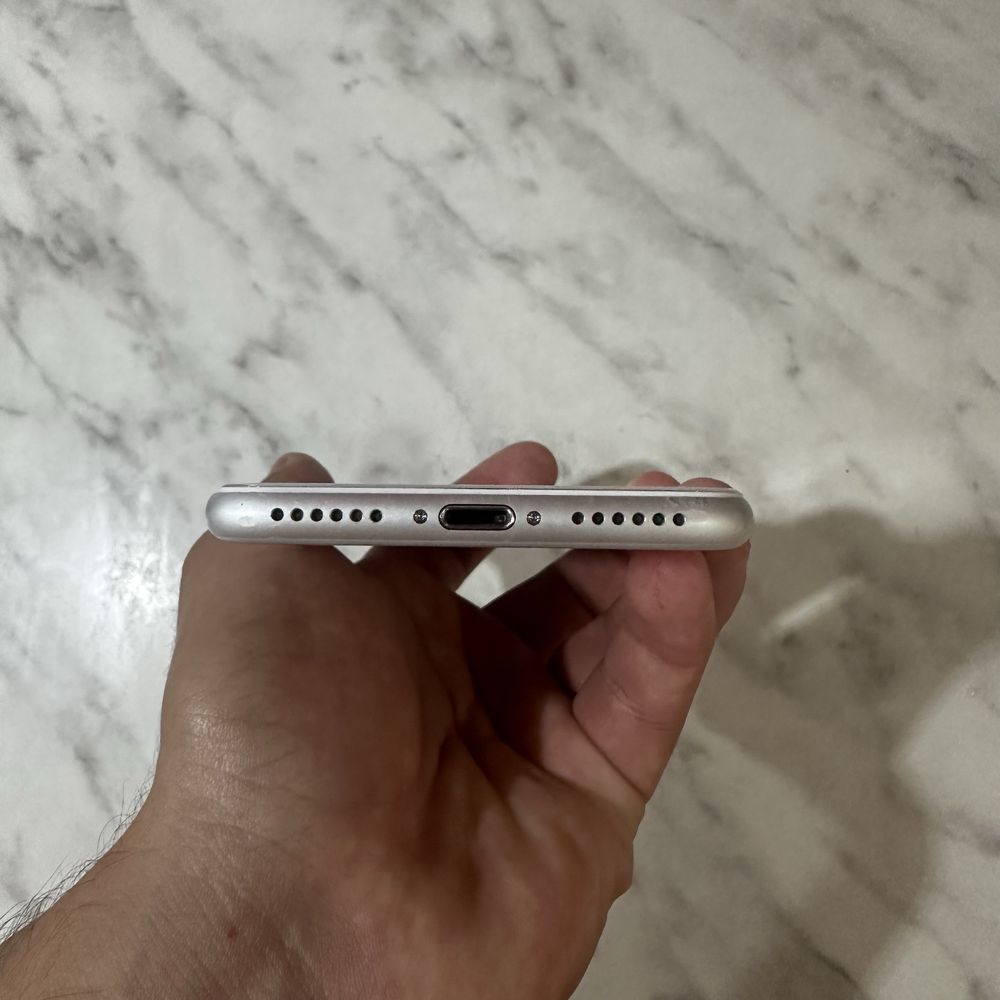 Iphone 7 srochna sotiladi