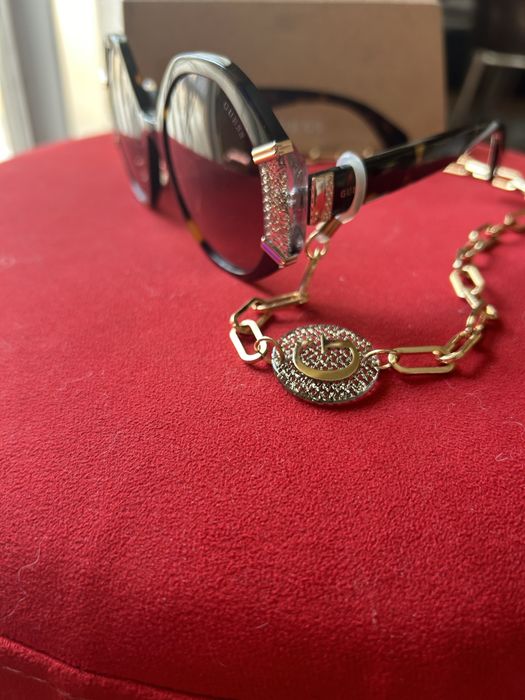 Оригинални слънчеви очила GUESS