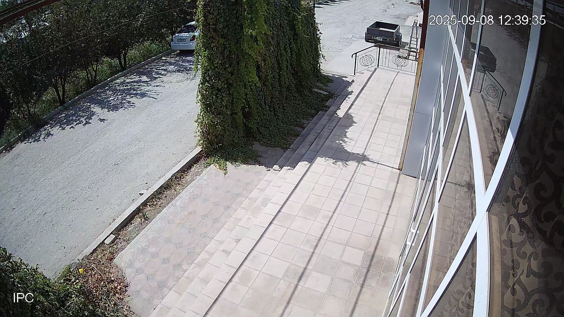 Diyora tuyxonasi oldida 7 sutixli yer binolari bn sotiladi