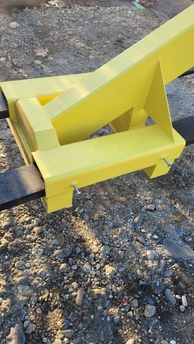 atasament brat macara telescopic lame furci manitou carlig merlo cat