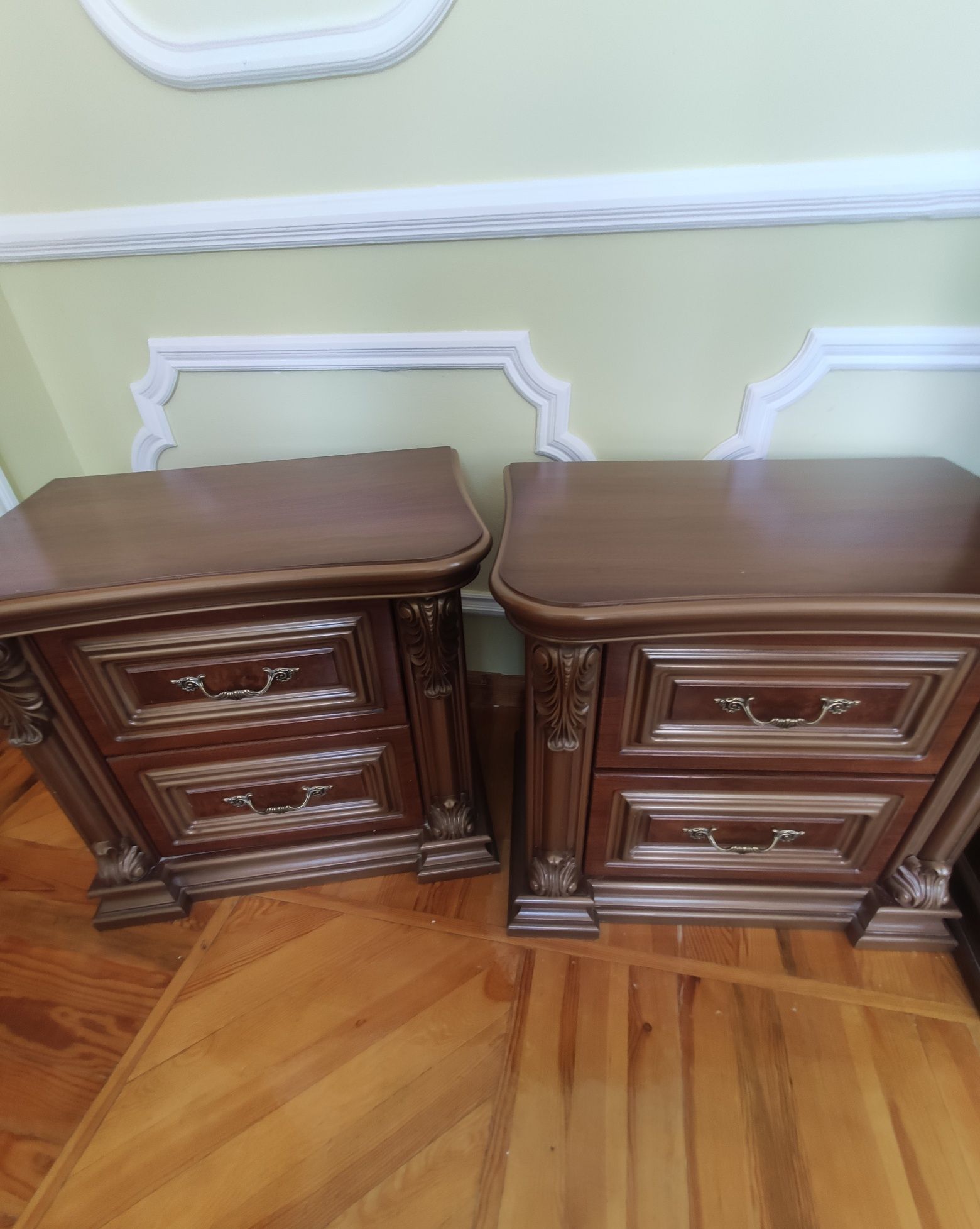 Spalni mebel sotiladi.  Продается спальный гарнитур, шкаф, кровать, ко
