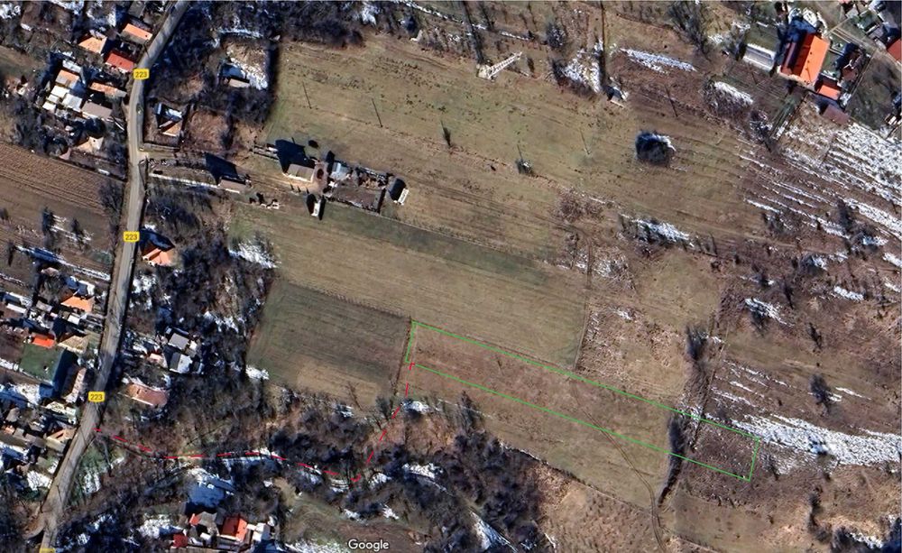 Vând teren extravilan 2216 mp