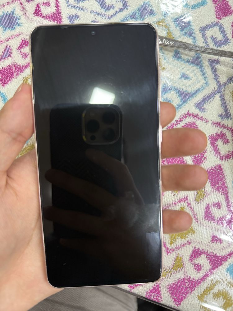 Продаётся Samsung Galaxy S21 5G
