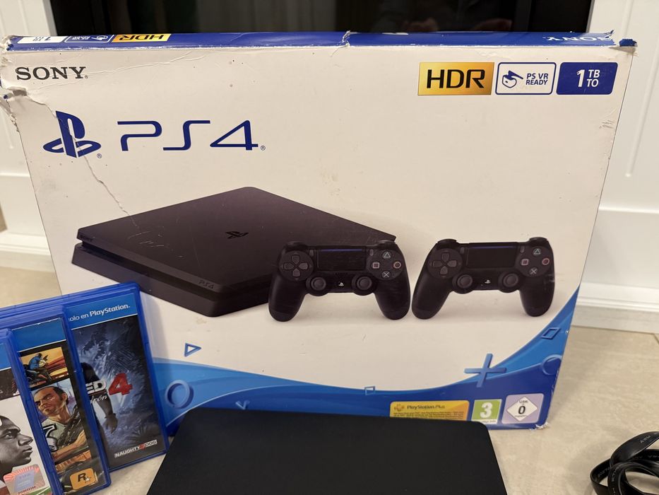 Consola Sony PlayStation 4 SLIM PS4 1TB + 2 Controllere