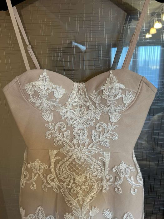 Официална рокля