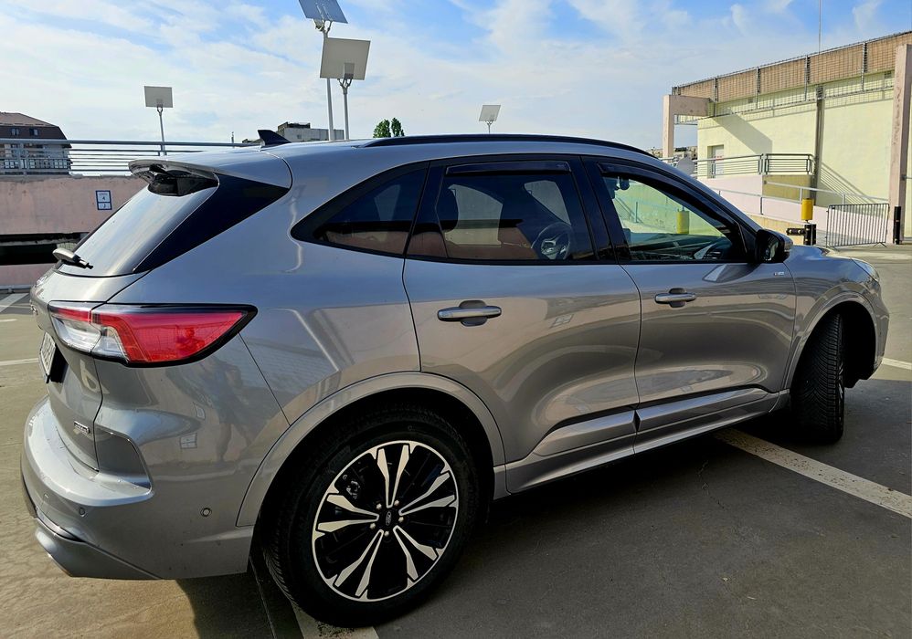 Ford Kuga ST Line X Plug-in Hybrid 2023 - 18000 km