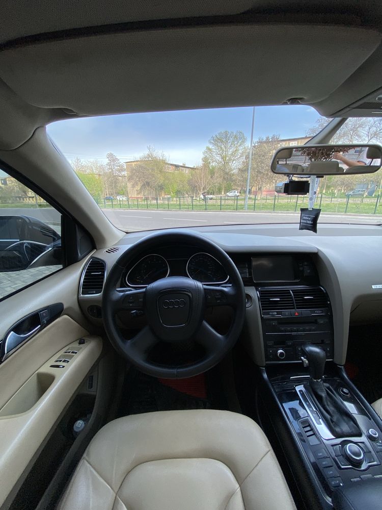 Audi q7 3.8 идеал