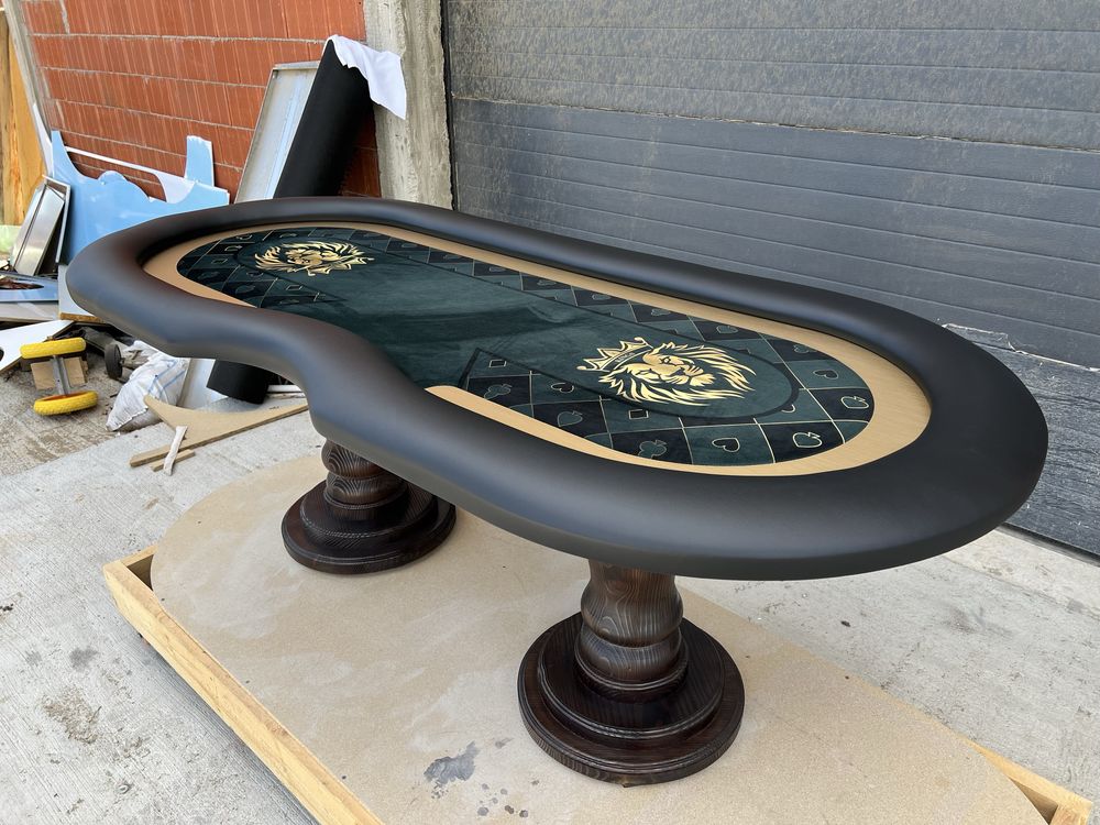 Masa poker customizata de la CustomTables.eu extra lux