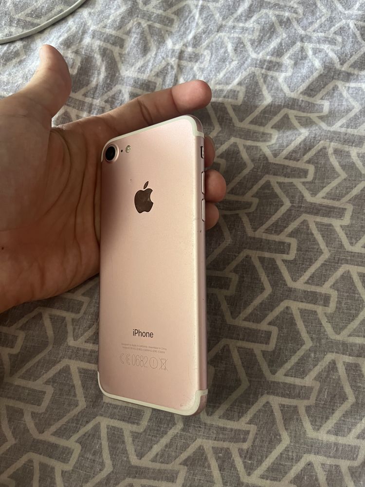 iPhone 7 / 128 gb Розовый