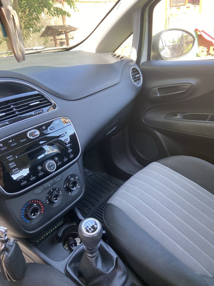 Vand Fiat Punto.