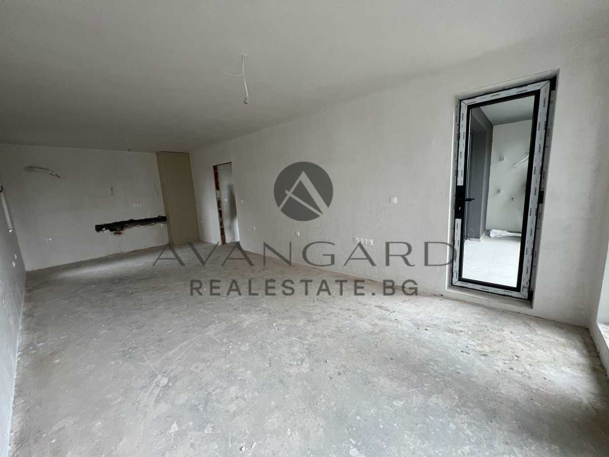 Продава се Двустаен апартамент в Пловдив, Остромила - 110 кв.м за 1060 €/кв.м - Снимка #1