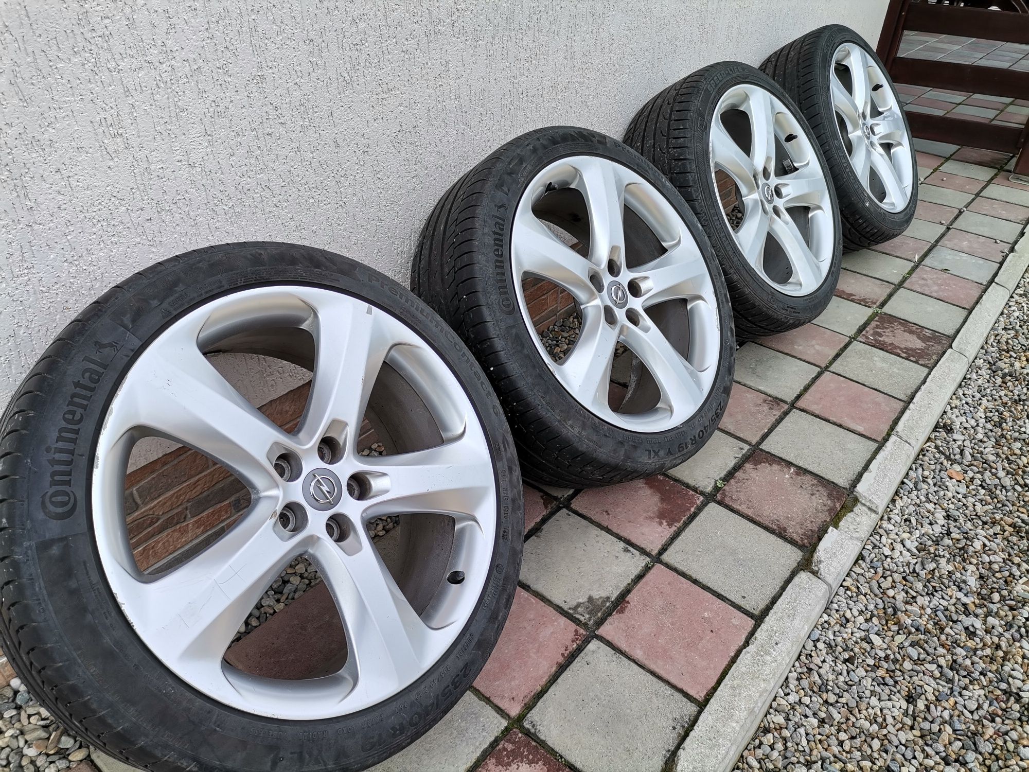 Jante Aliaj 5x105 Opel Astra J r19 cu anvelope 235/40r19